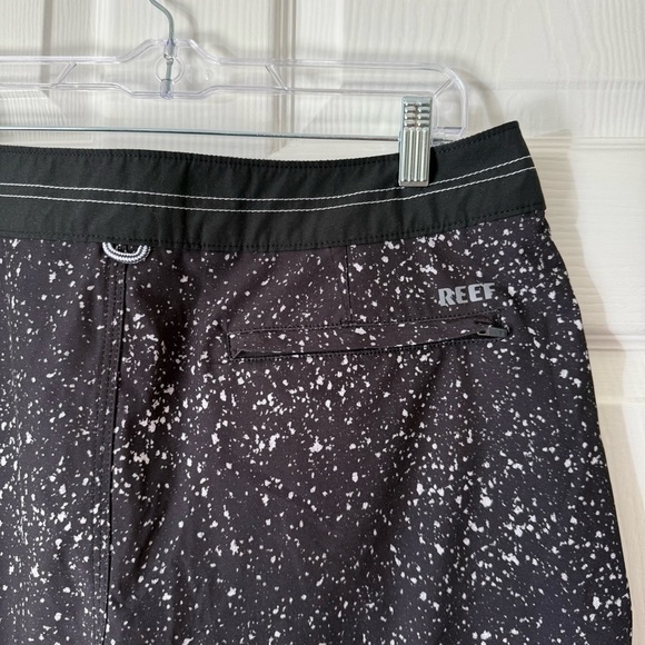 Reef Black and White Speckled Men's Board Shorts Size 34 - Picture 2 of 9